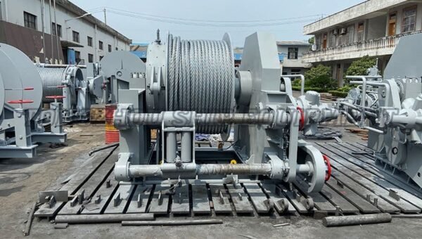 Hydraulic Winch 32