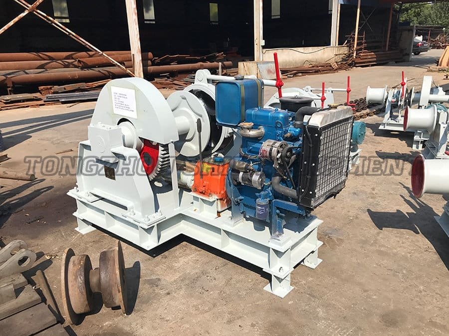 Diesel-Powered Windlass 16