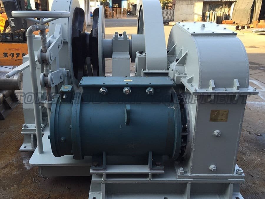 Electric Windlass 09