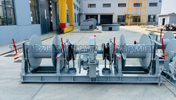 Hydraulic Combined Windlass And Mooring Winch 15