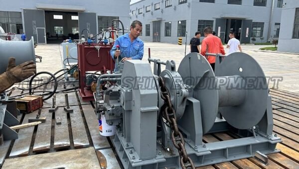 Hydraulic Combined Windlass And Mooring Winch 06