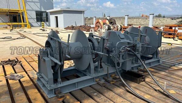 Hydraulic Combined Windlass And Mooring Winch 22