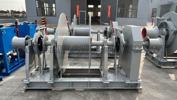 Hydraulic Combined Windlass And Mooring Winch 12