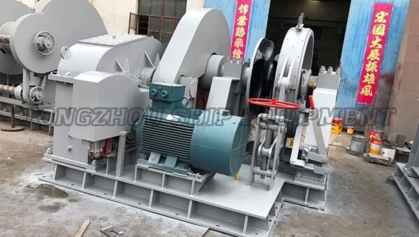 Electric Windlass 02