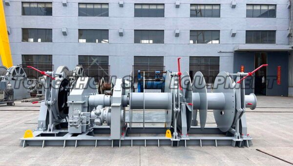 Hydraulic Windlass 06