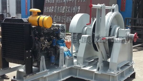 Diesel-Powered Windlass 06