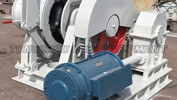 Electric Windlass 07