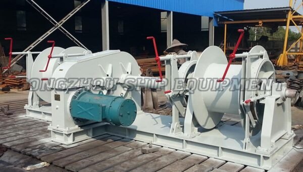 Electric Combined Windlass And Mooring Winch 01