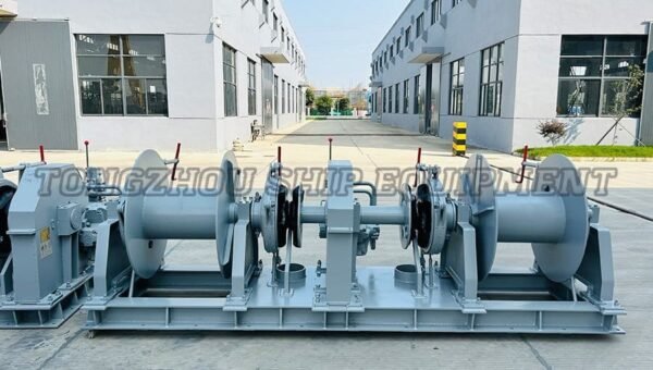 Hydraulic Combined Windlass And Mooring Winch 16