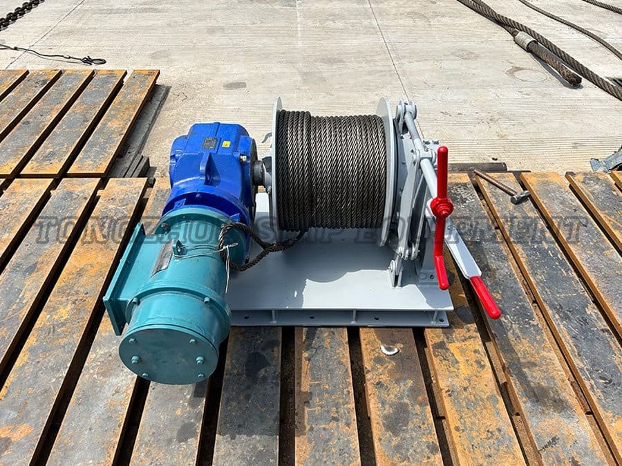 Electric Winches 13